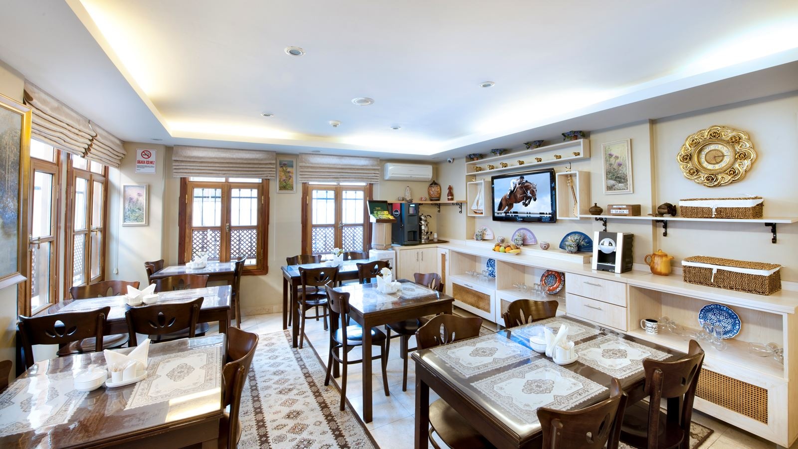 restaurants-breakfast-buffet