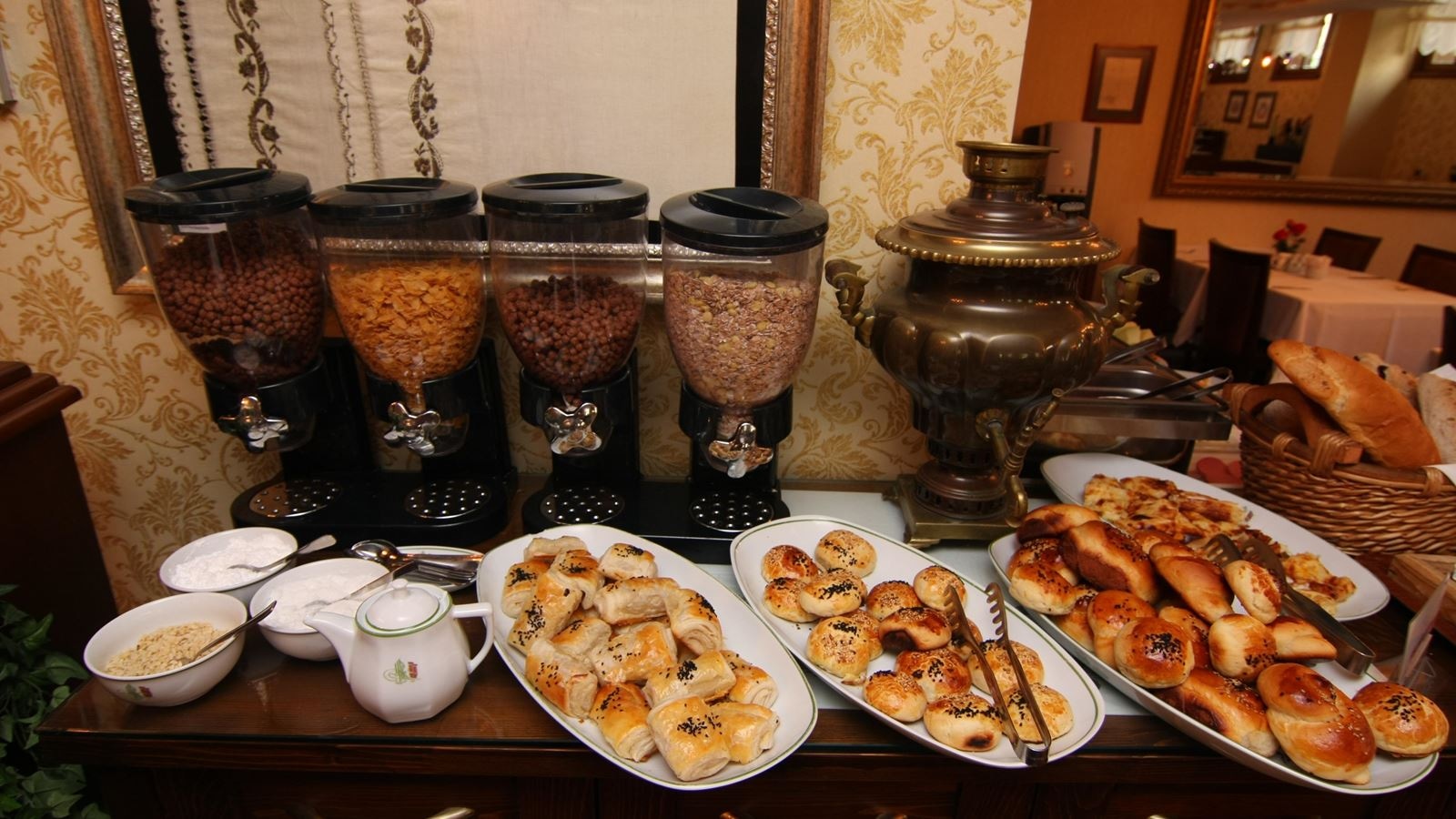 restaurants-restaurants