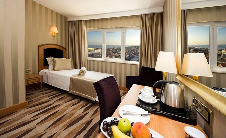 rooms-family-room-economy