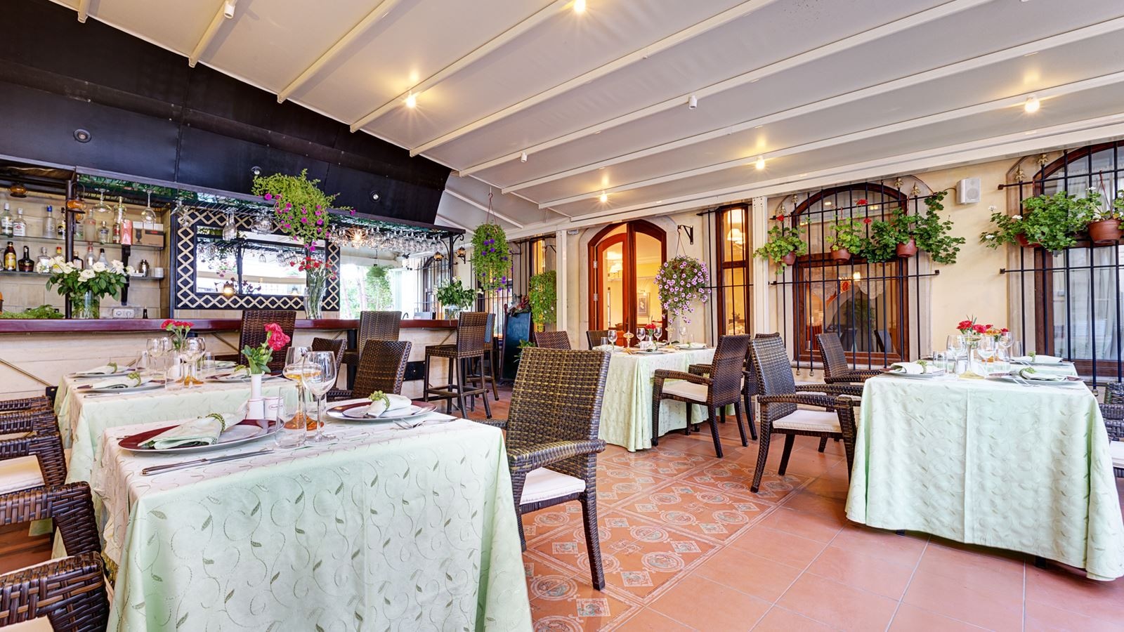 restaurants-restaurants