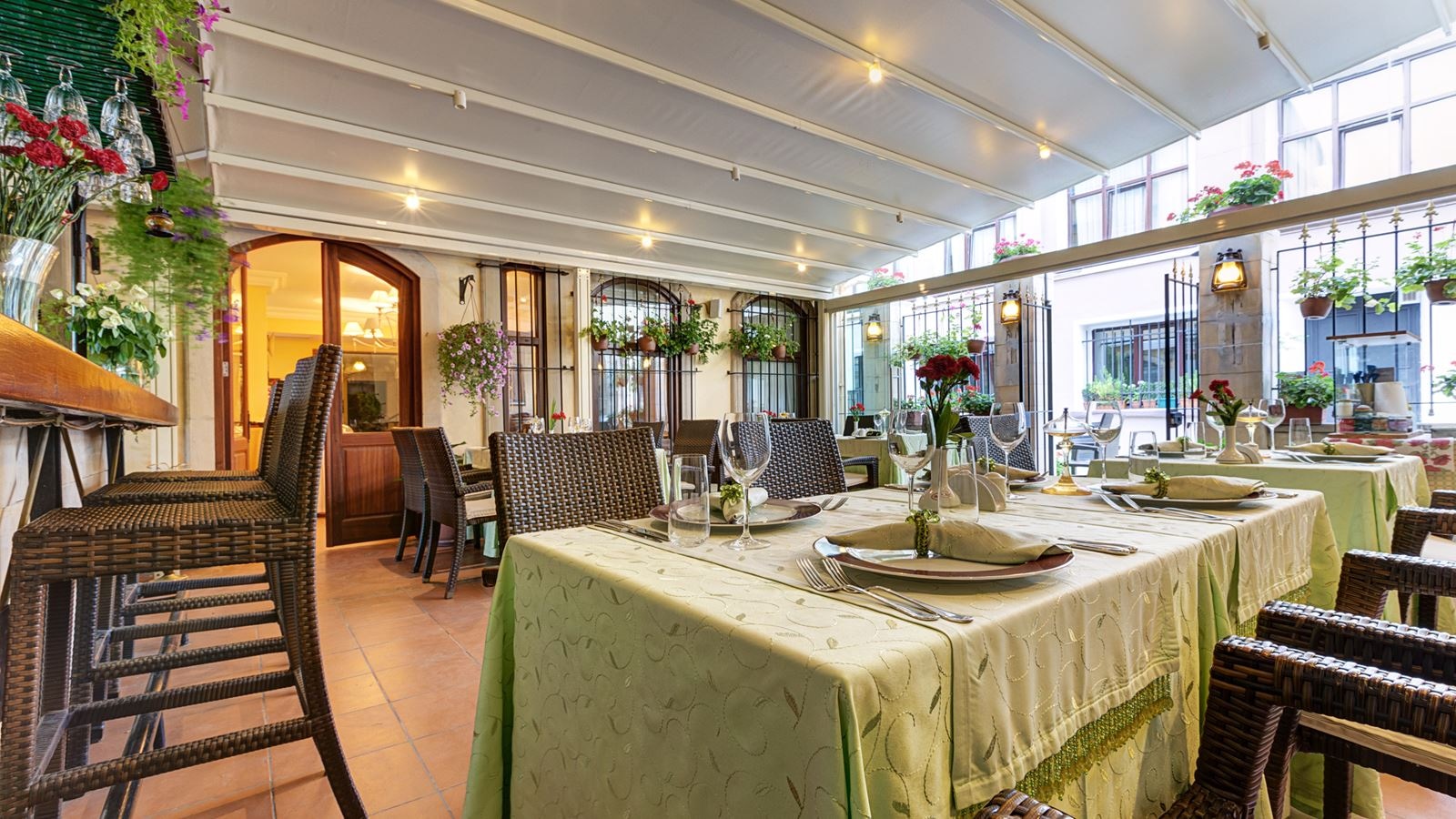 restaurants-restaurants