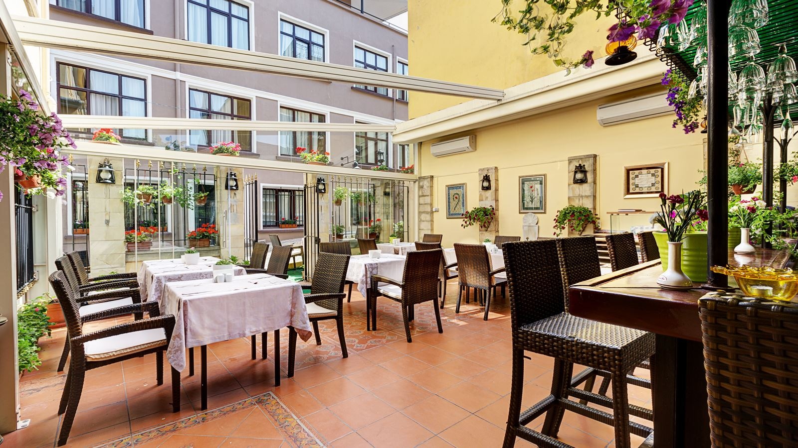 restaurants-restaurants