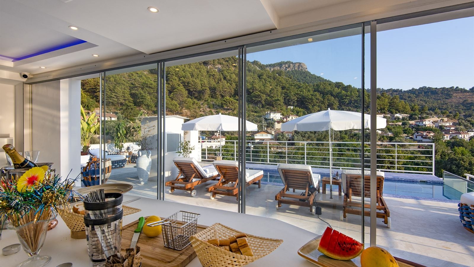 bars-at-the-poolside