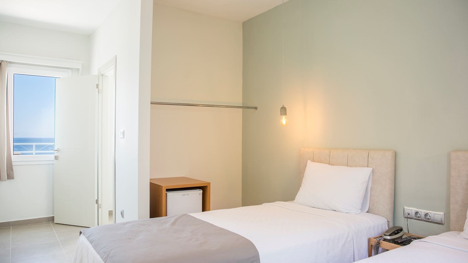 rooms-economy-triple-room