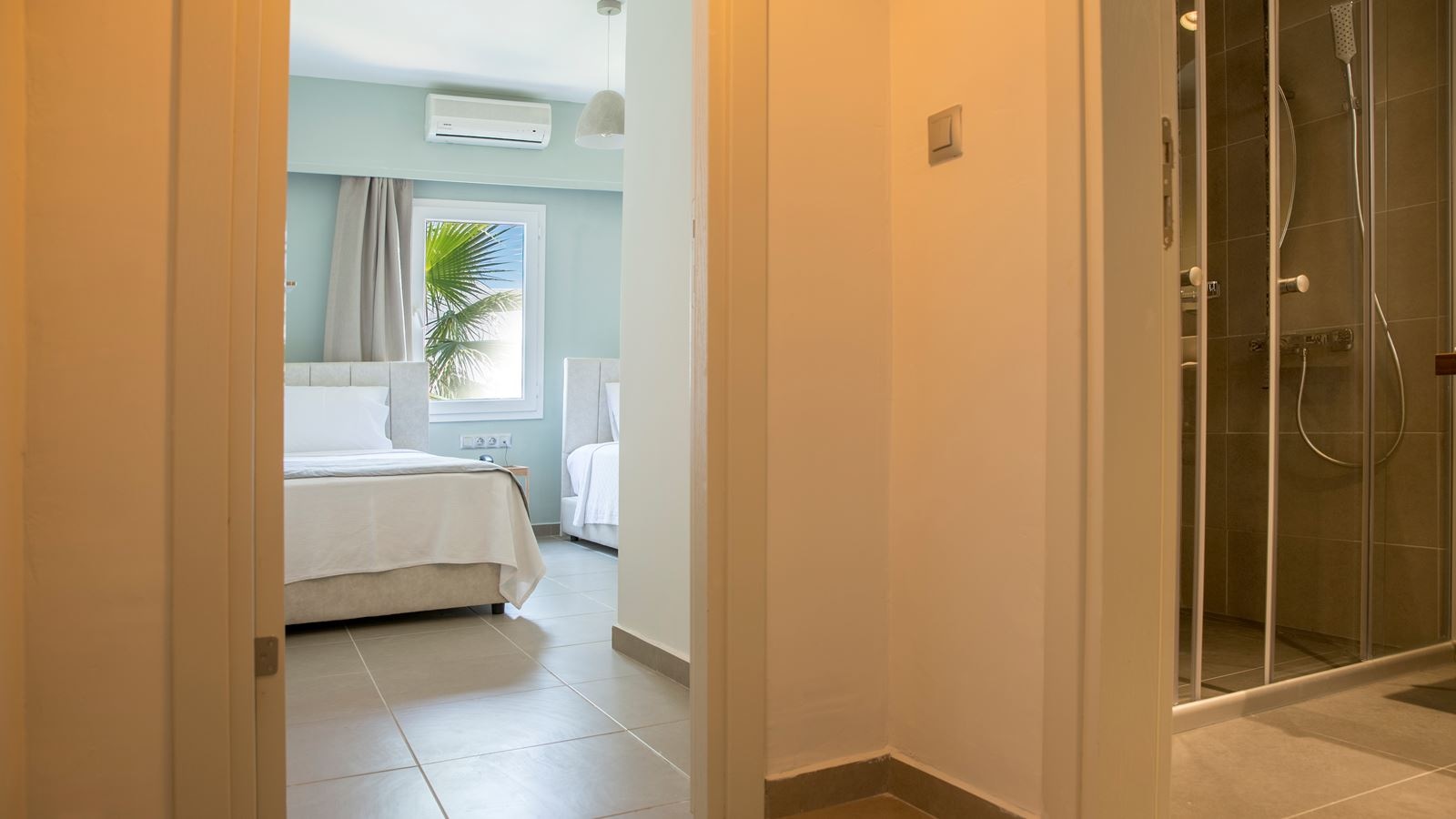 rooms-economy-family-room