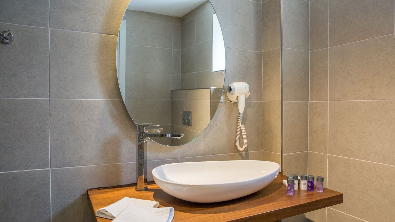 rooms-standard-double-room