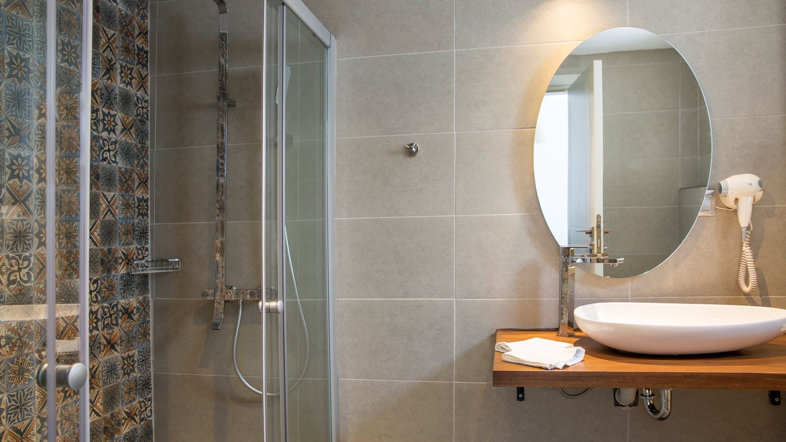 rooms-standard-triple-room