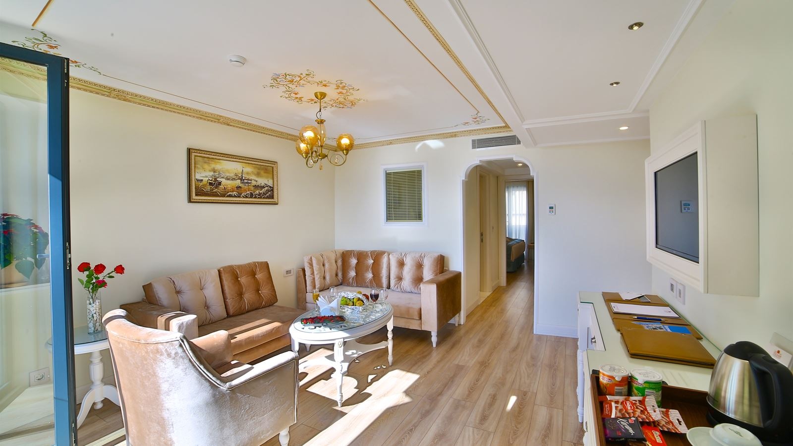 rooms-deluxe-suite-sea-view