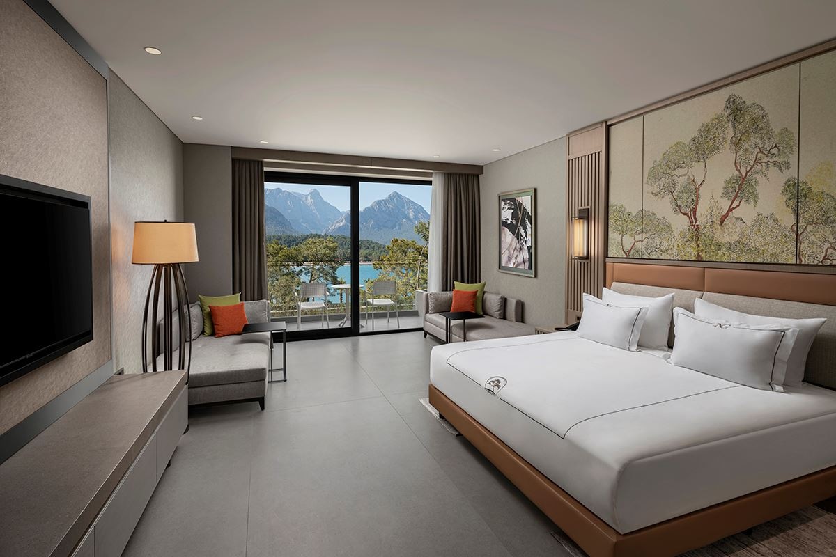 rooms-deluxe-room-unique-sea-view