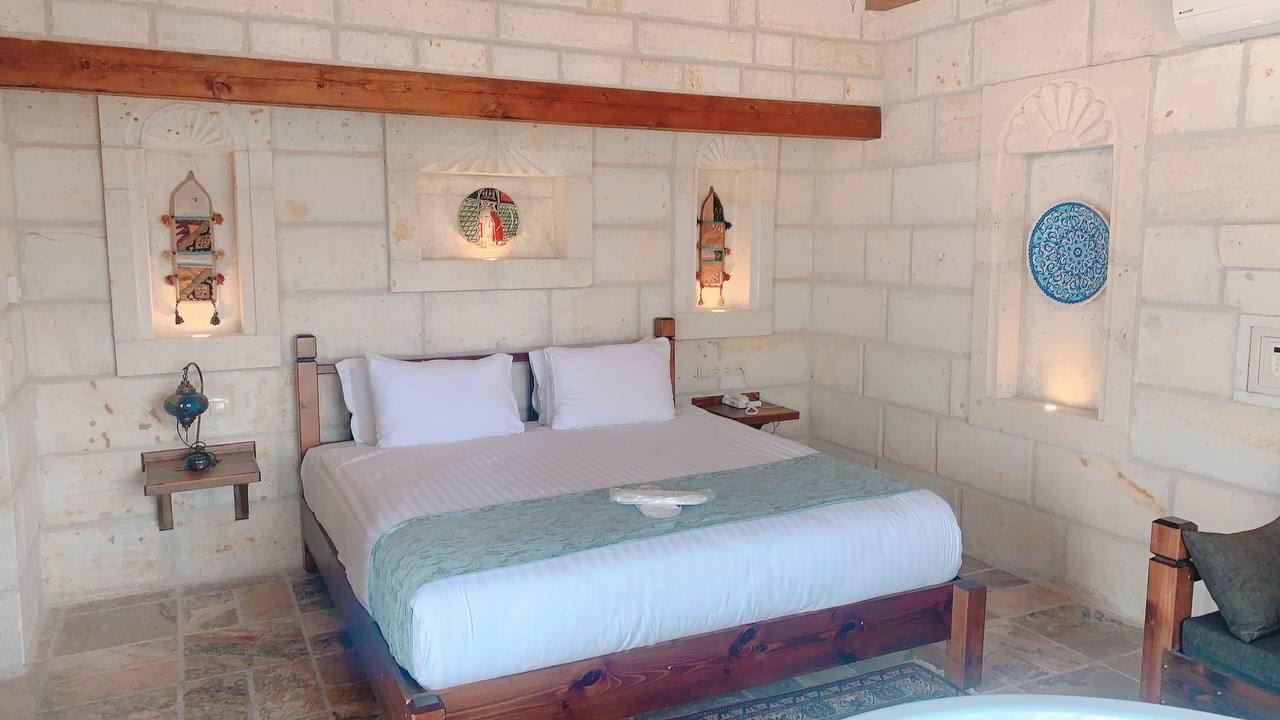 rooms-superior-jacuzzi-room-with-view