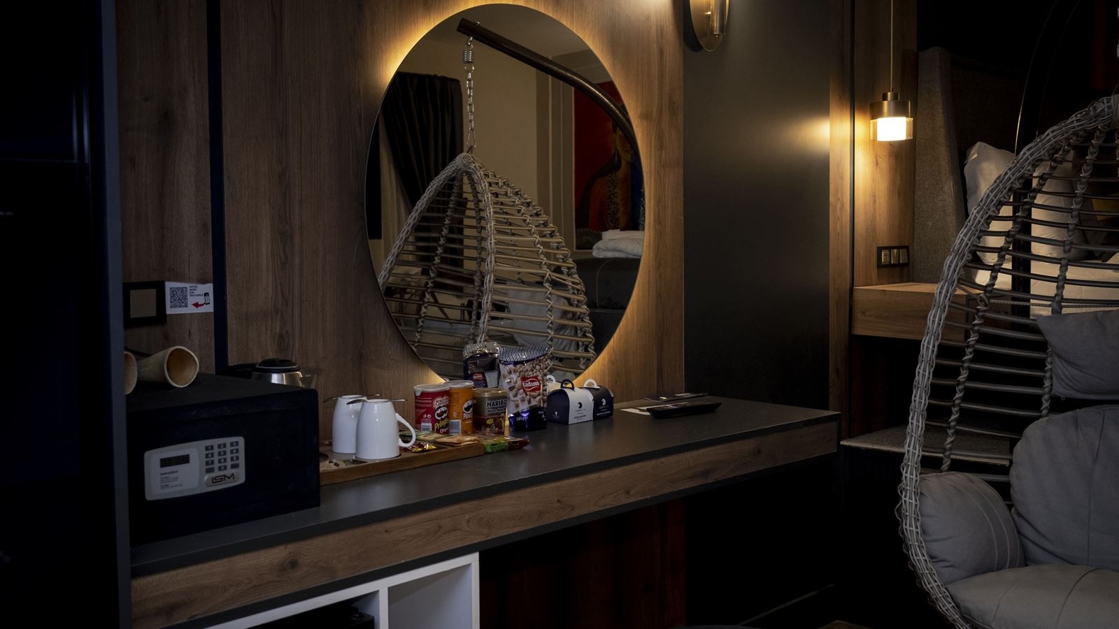 rooms-presidential-suitefireplace-+-jaccuzi-room