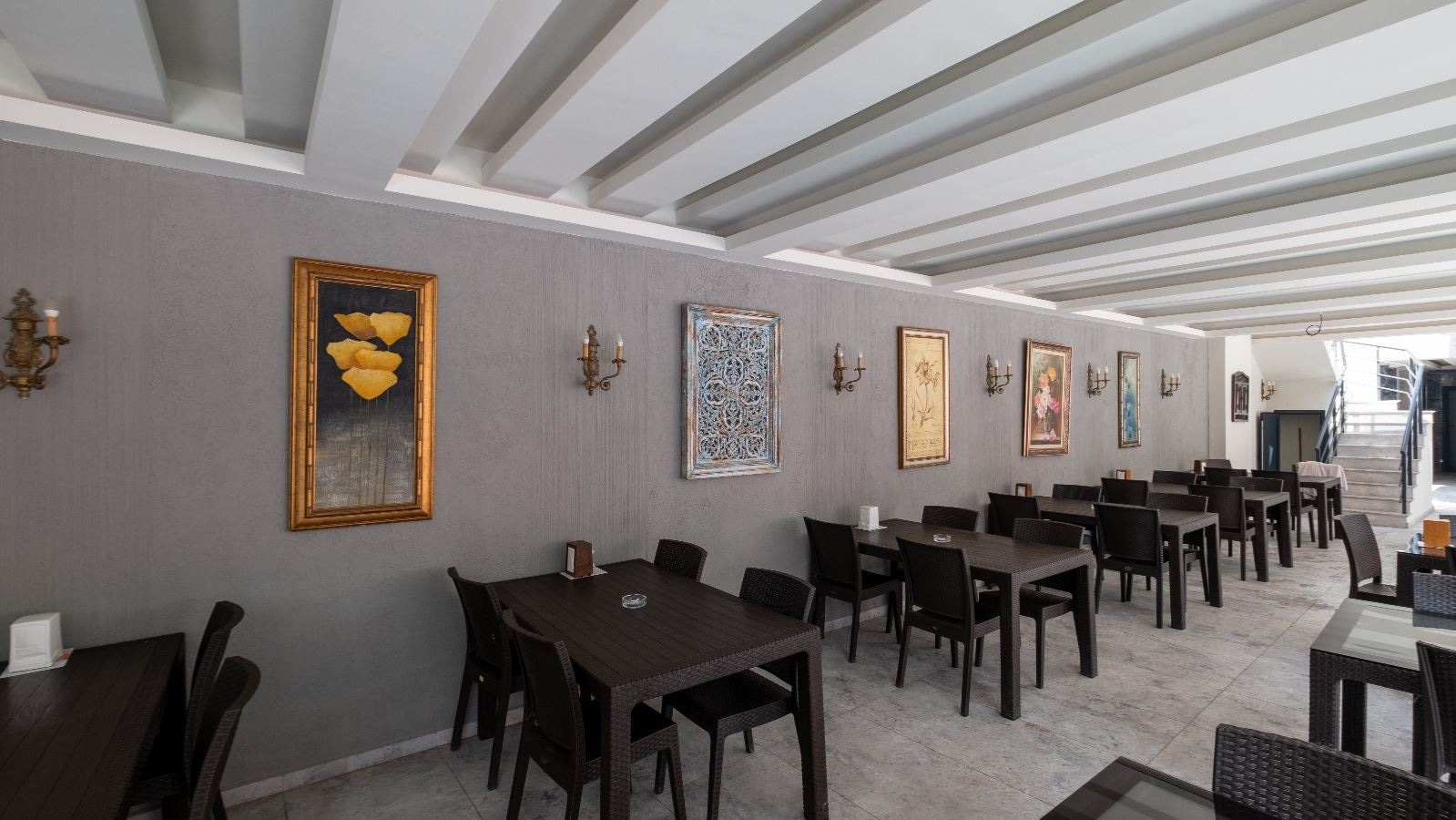 restaurants-main-building