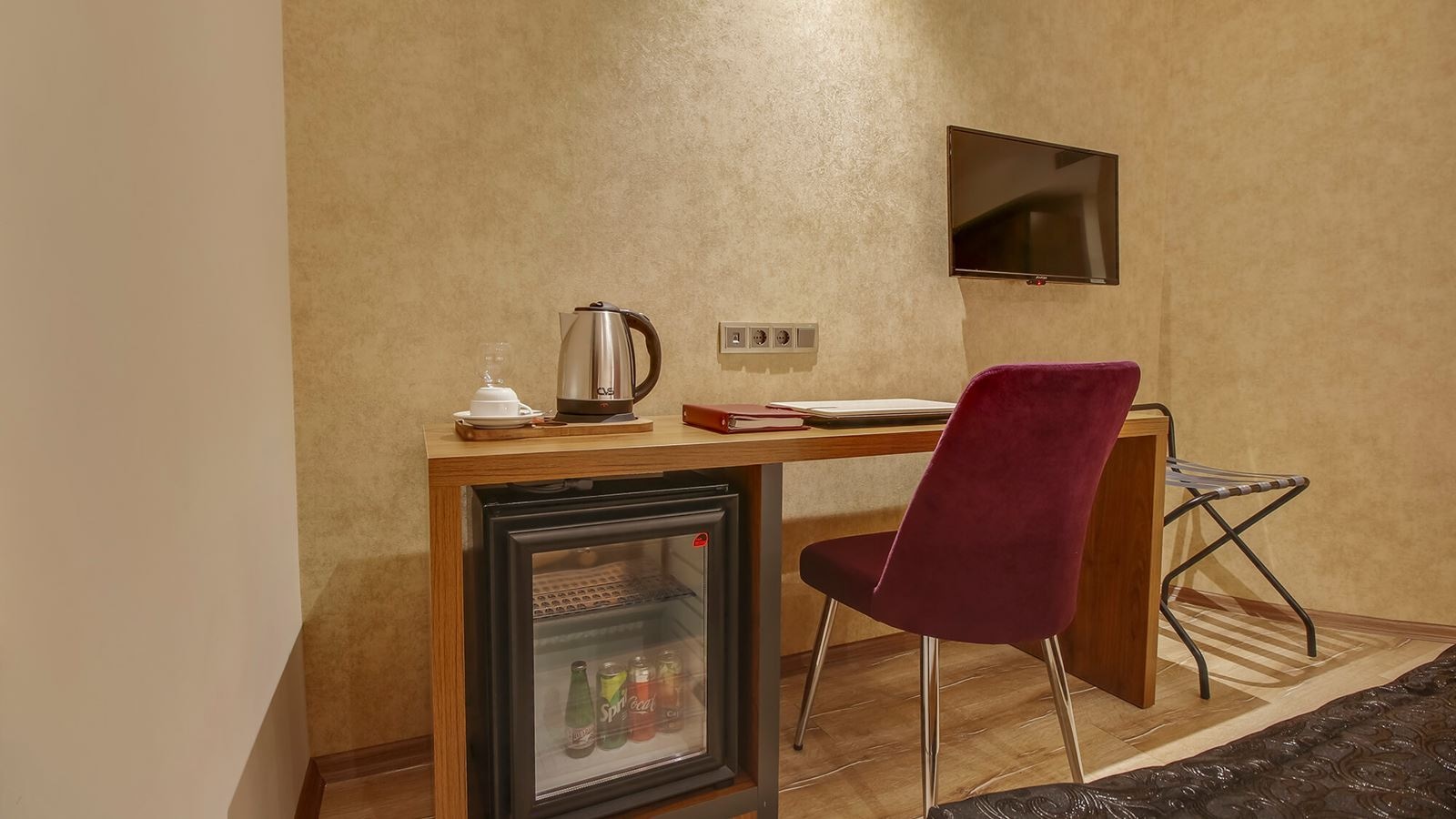 rooms-deluxe-double-room