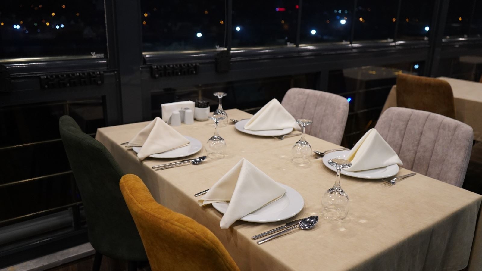 restaurants-restaurants