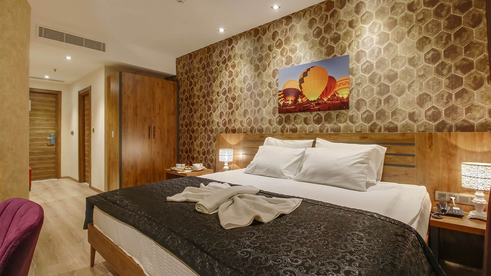 rooms-deluxe-double-room