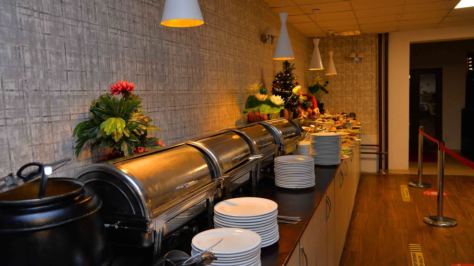 restaurants-restaurant