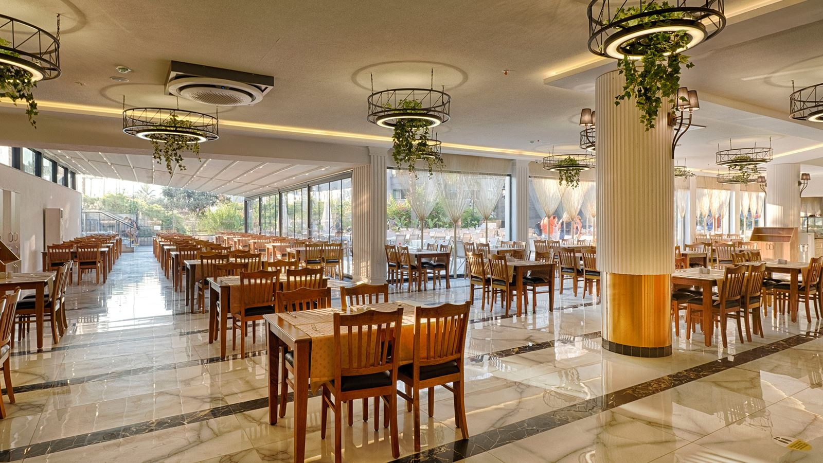 restaurants-restaurant