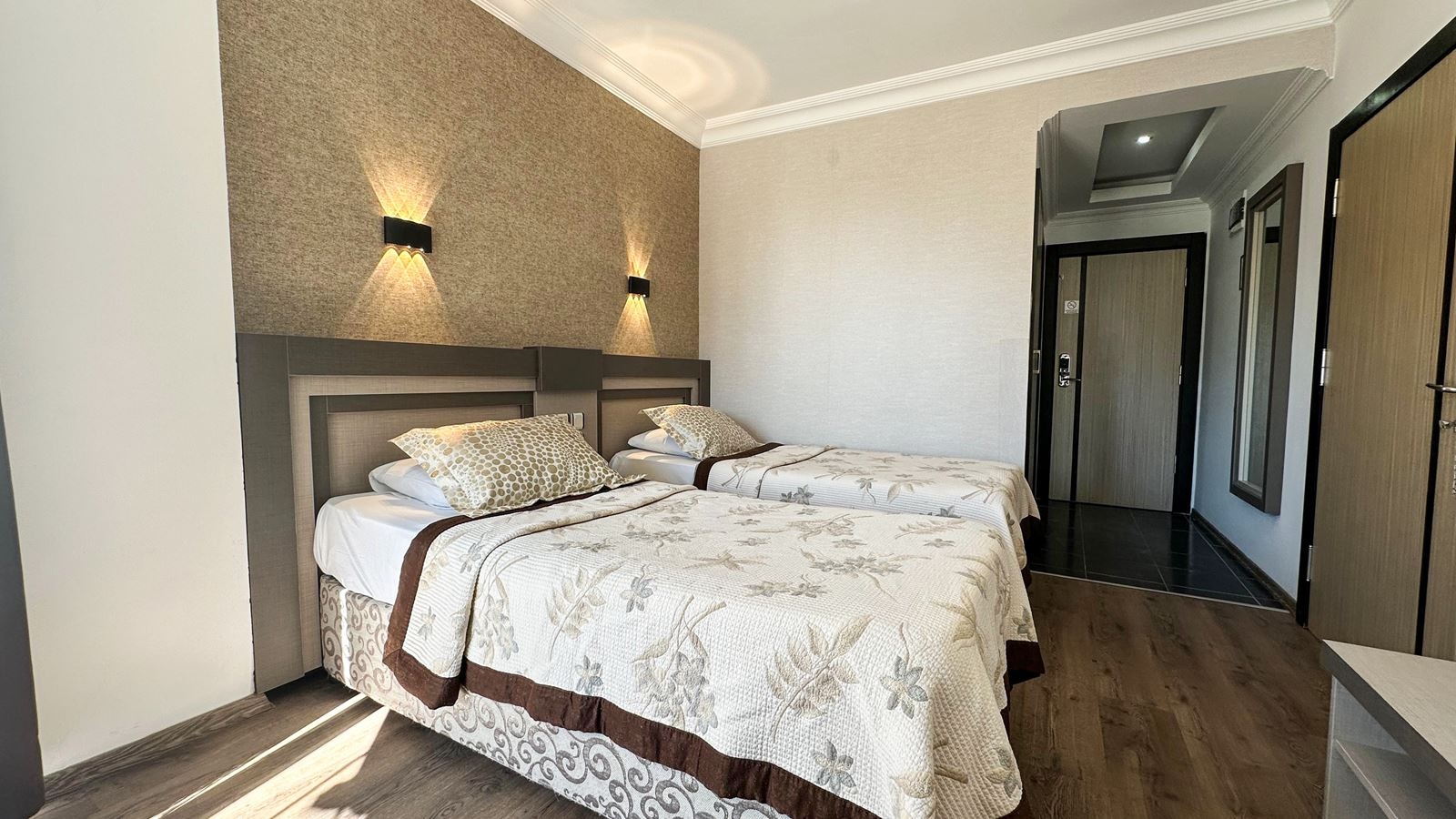 rooms-main-building-standard-room