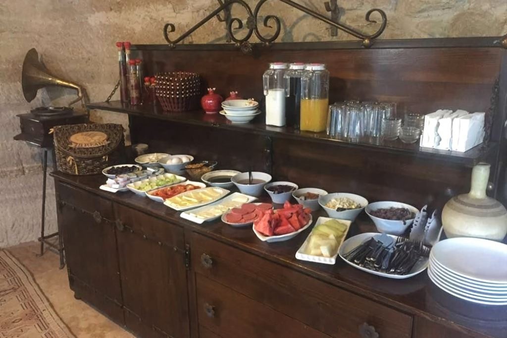 restaurants-restaurant