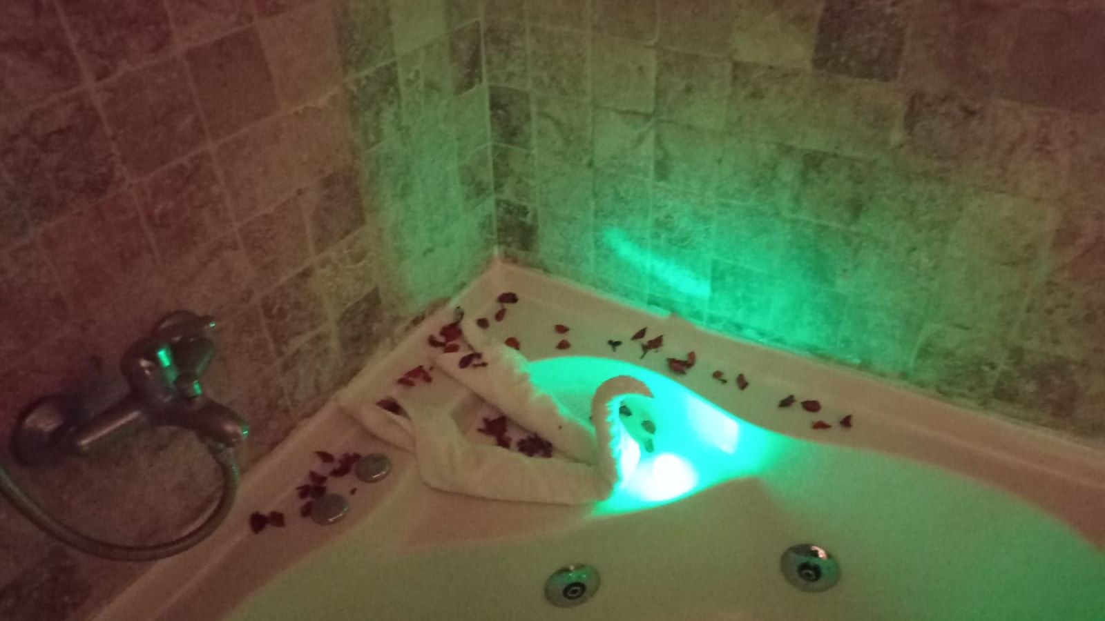 rooms-magara-oda-3-kisilik