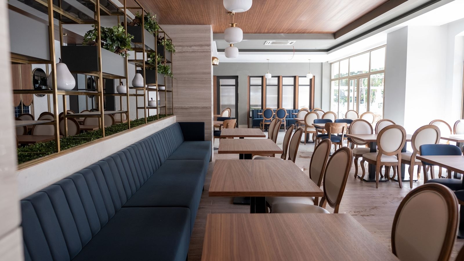 restaurants-restaurant