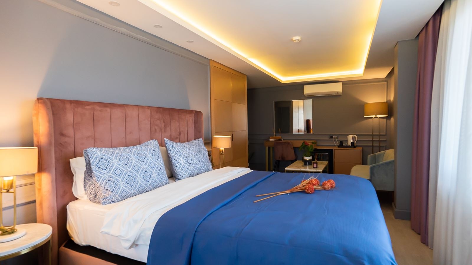 rooms-deluxe-room-with-balcony