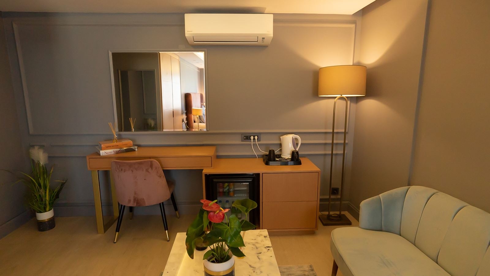 rooms-deluxe-room-with-balcony