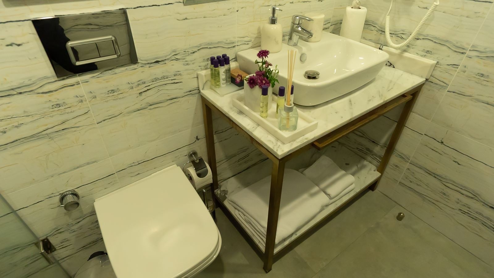 rooms-deluxe-room-with-balcony