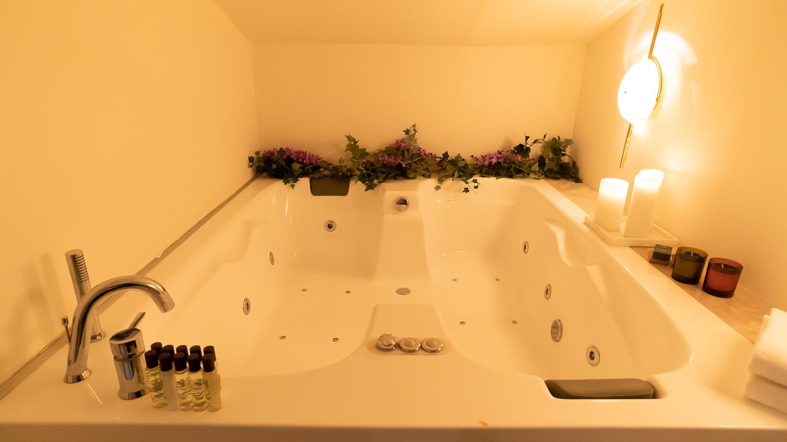 rooms-king-suite-bosphorus-view-with-terrace