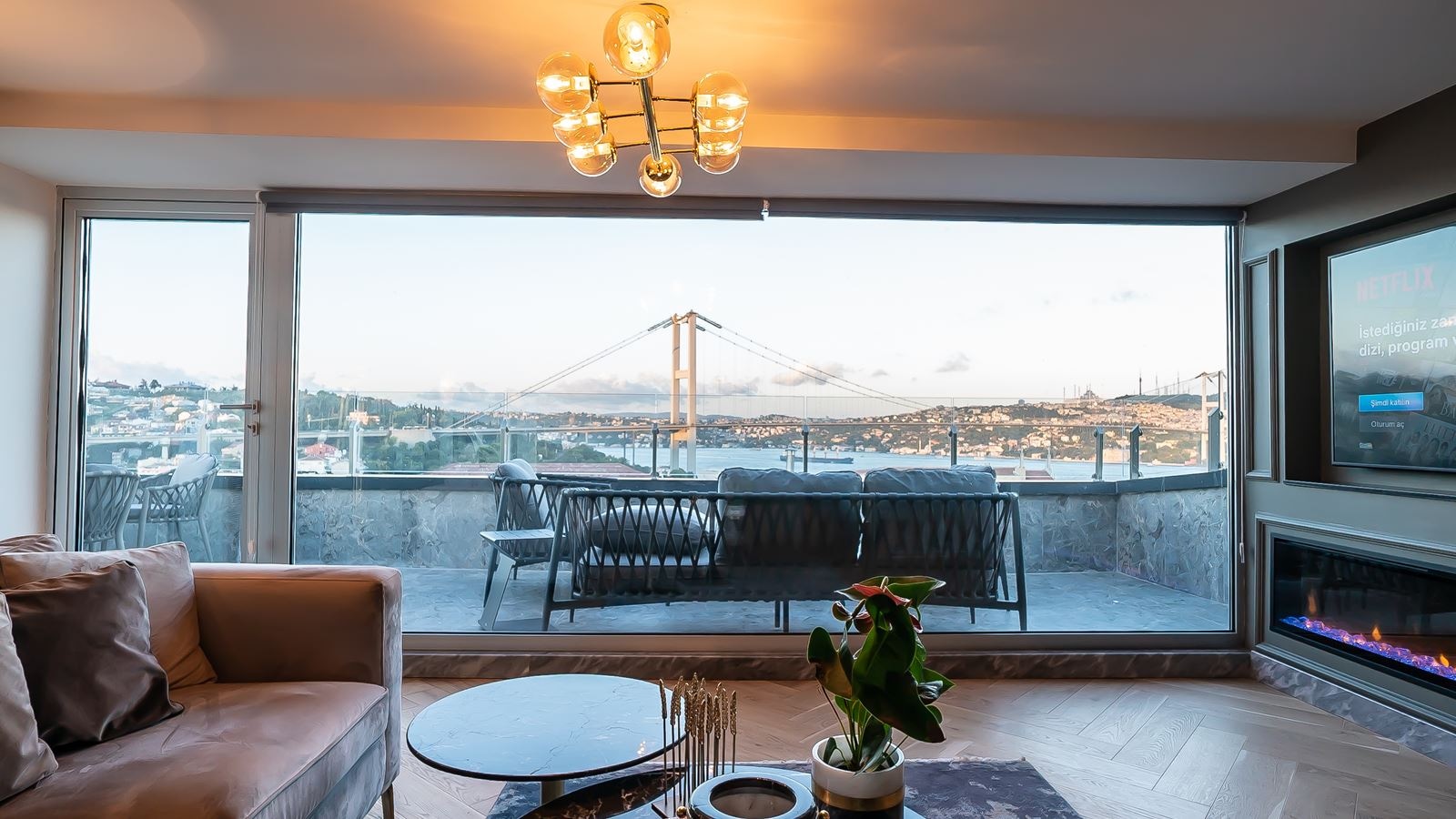 rooms-king-suite-bosphorus-view-with-terrace