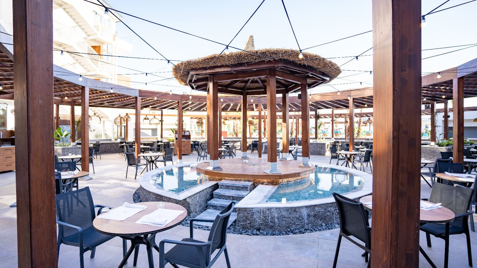 restaurants-myra-main-restaurant