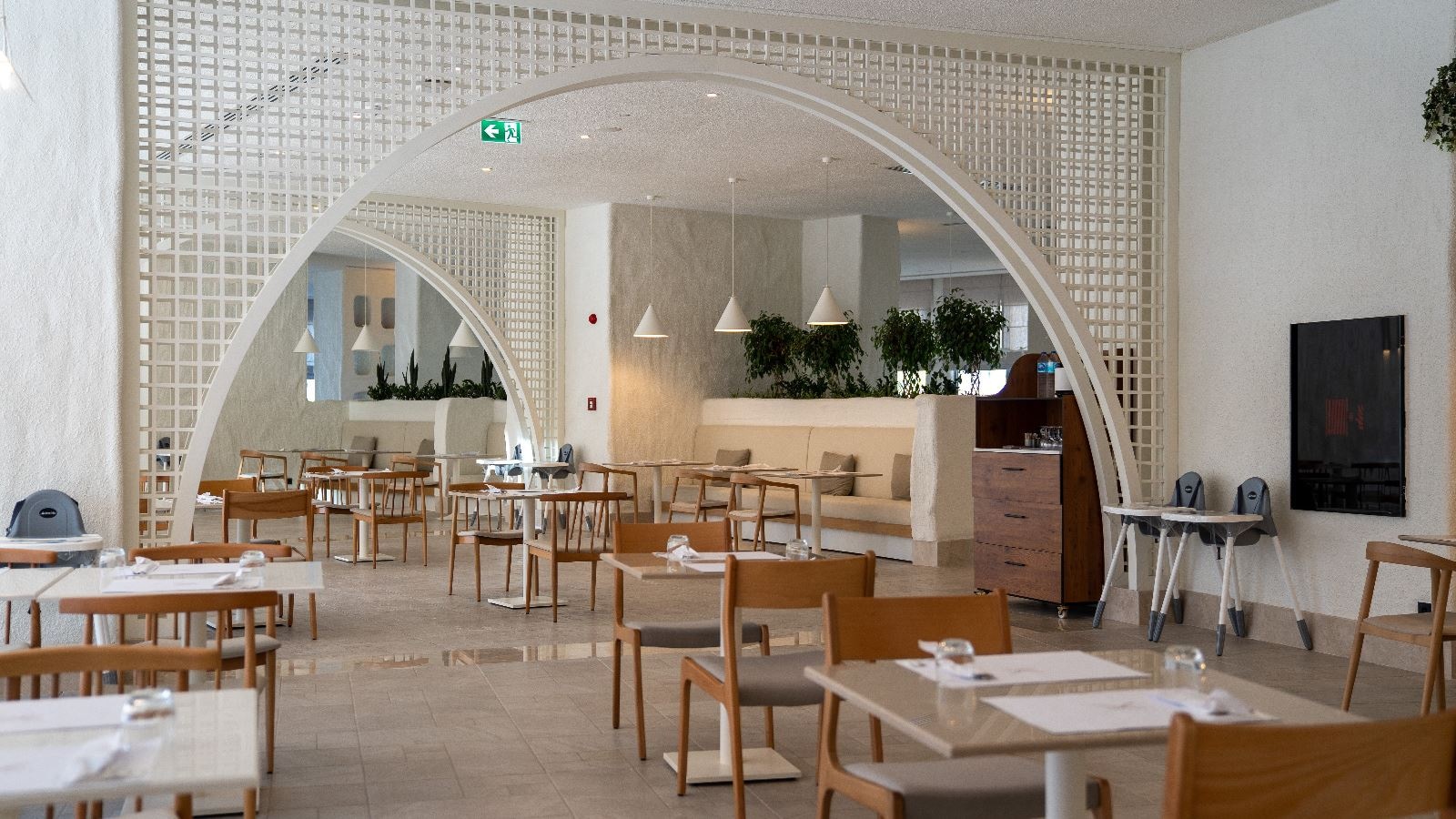 restaurants-myra-main-restaurant