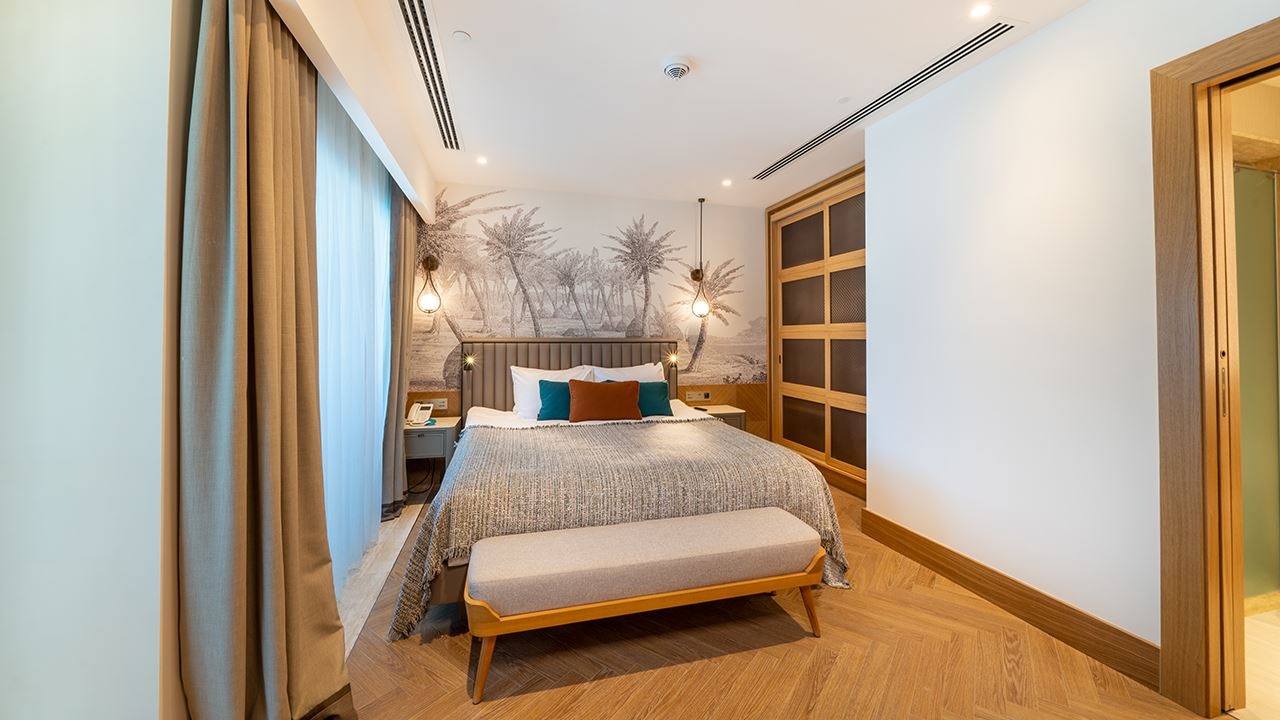 rooms-family-room-pool-access-via-stairs