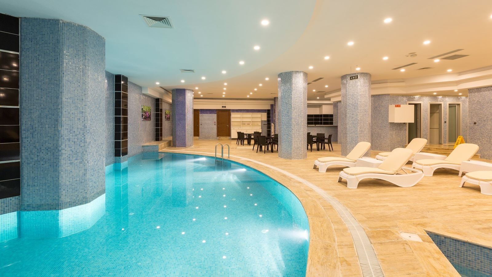 pools-indoor-pool