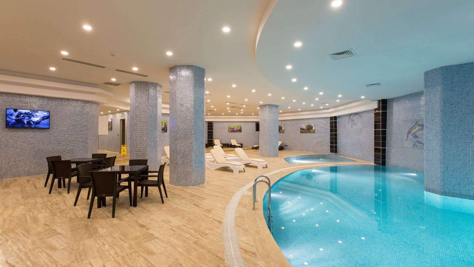 pools-indoor-pool