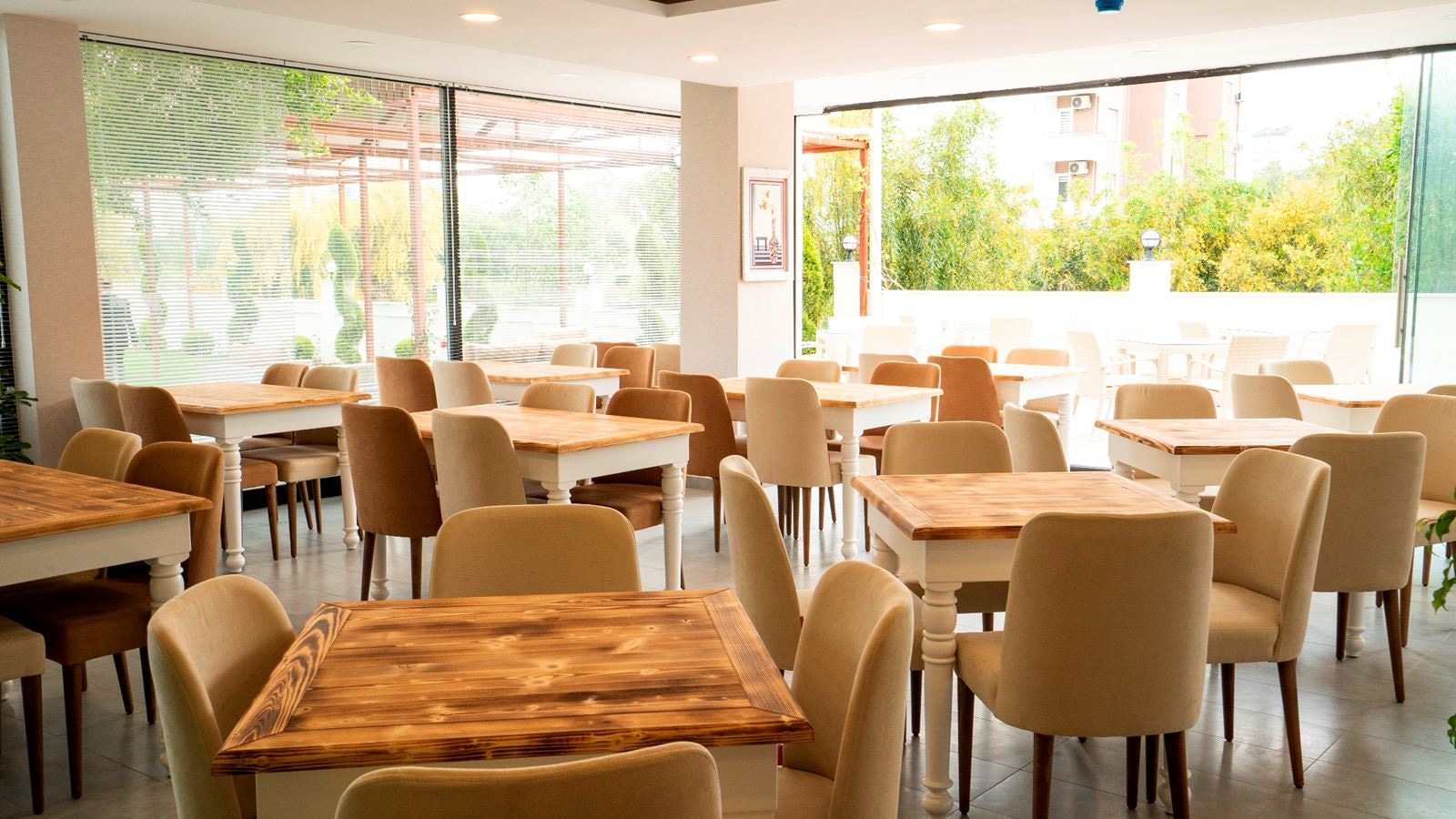 restaurants-lara-garden