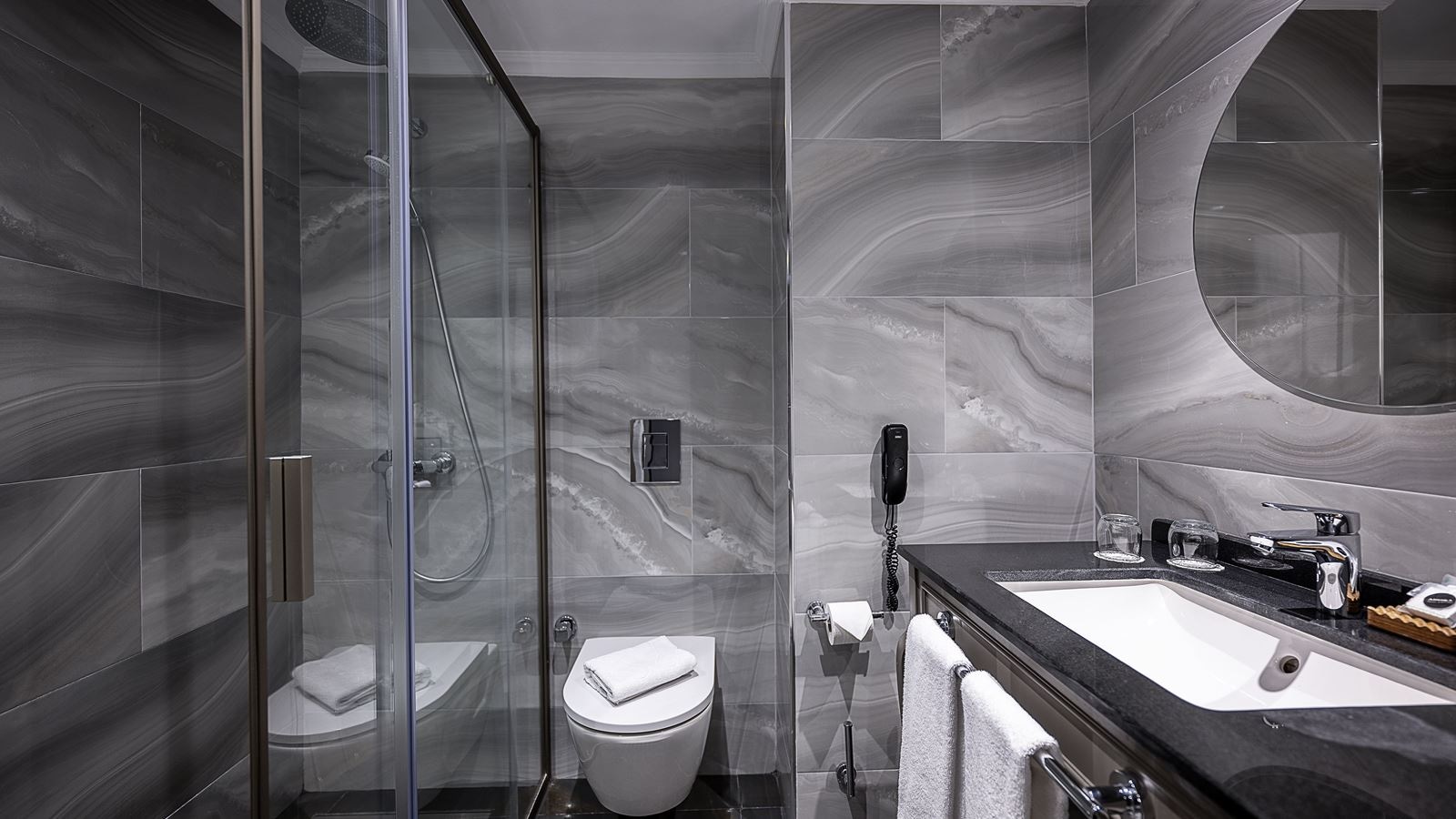 rooms-superior-room-land-view