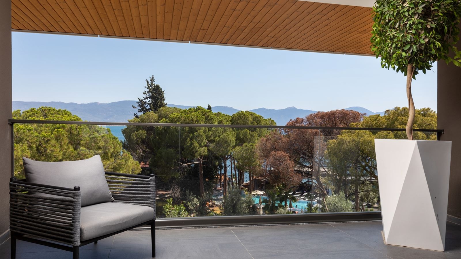 rooms-king-suit-sea-view