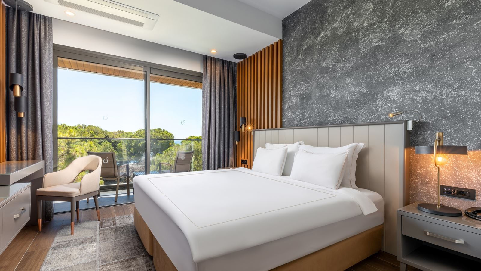 rooms-comfort-room-seaview-balcony