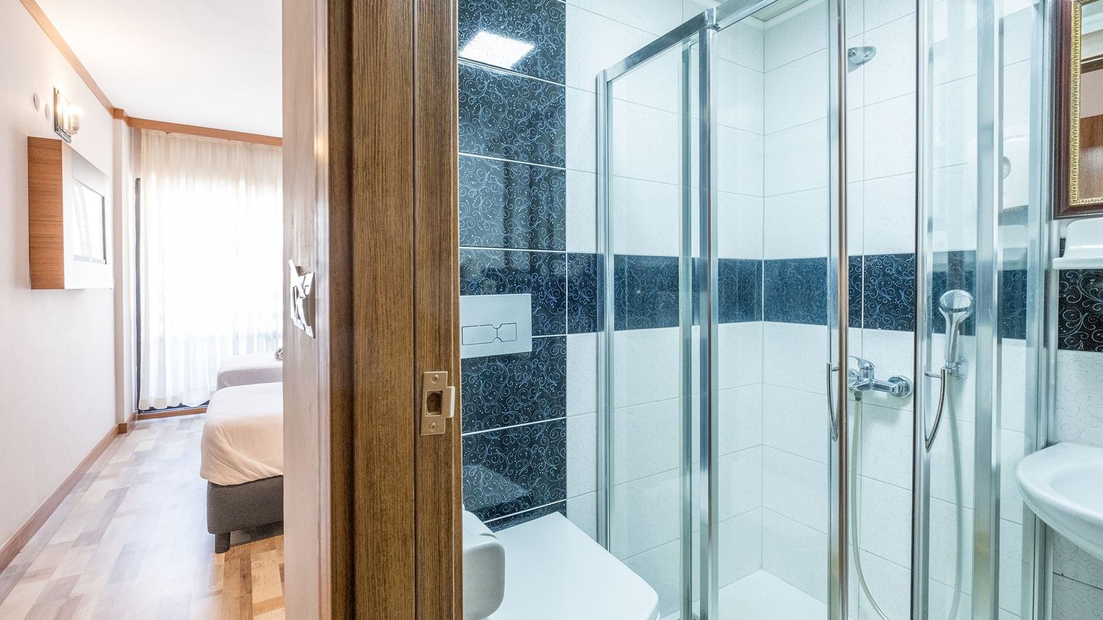 rooms-standart-land-wiew-rooms