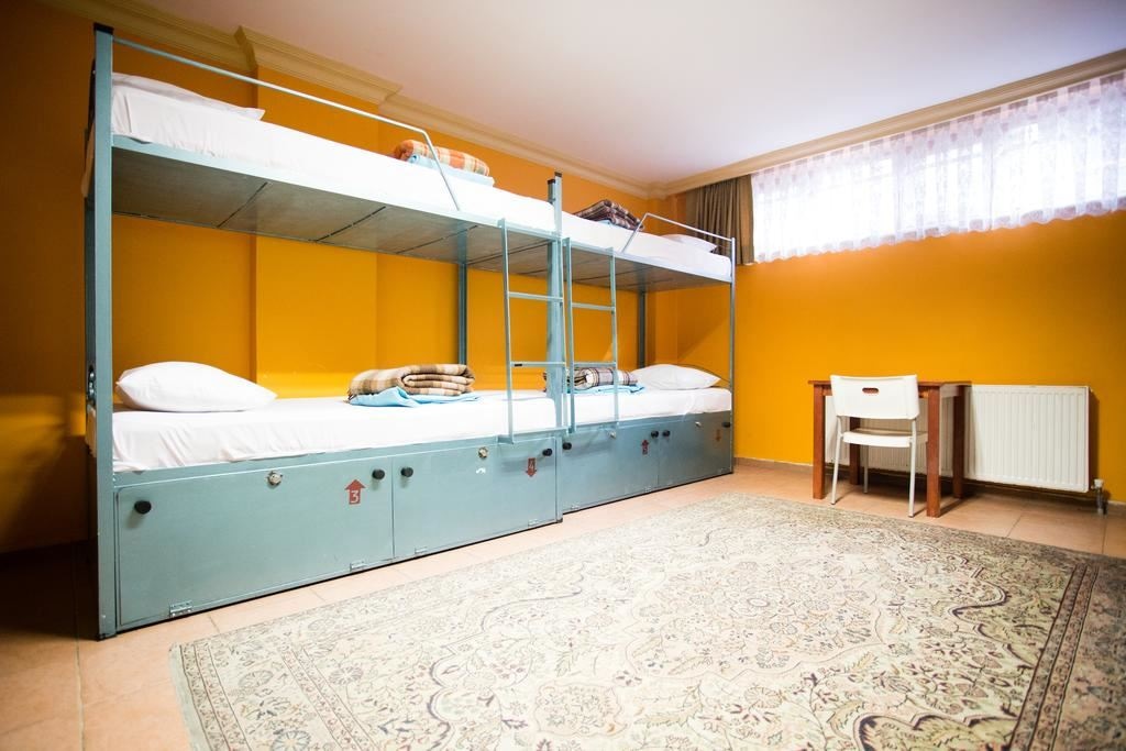 rooms-bed-in-dormitory-capacity-10