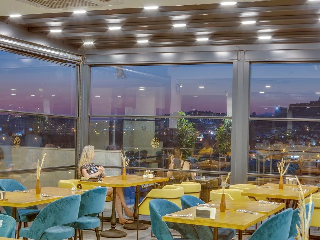 restaurants-restaurant