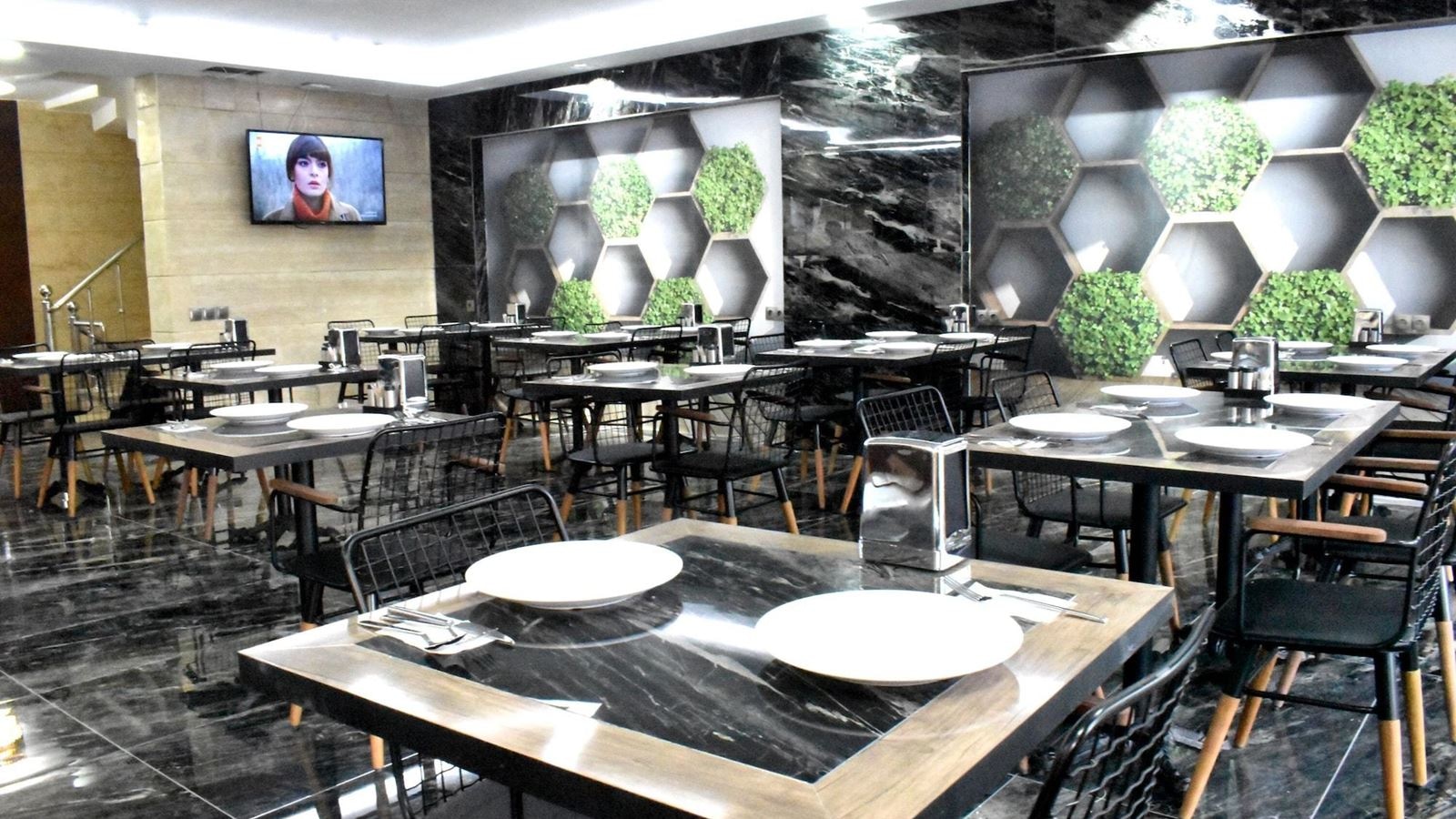 restaurants-restaurants