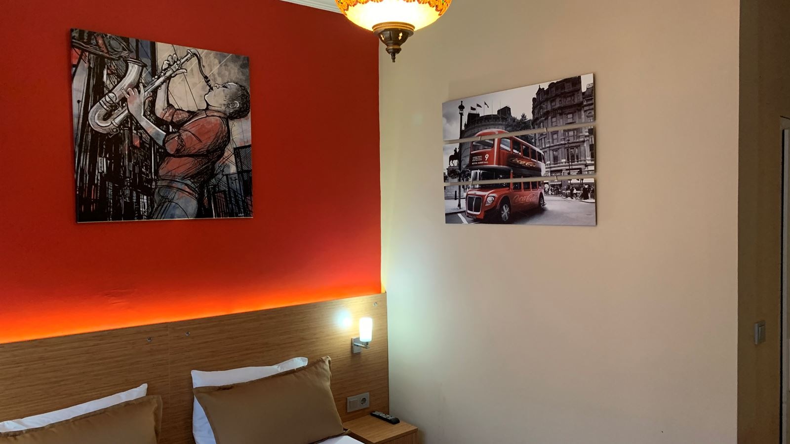 rooms-suite-luxury-city-view