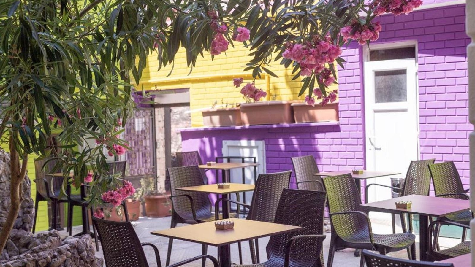 restaurants-restaurants