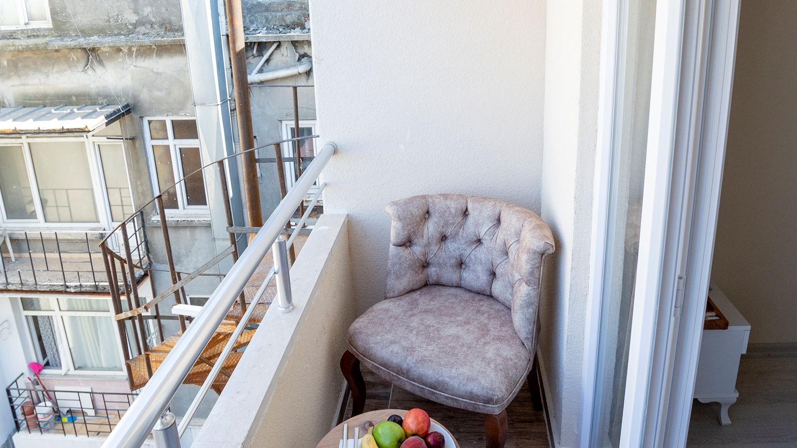 rooms-double-deluxe-with-balcony