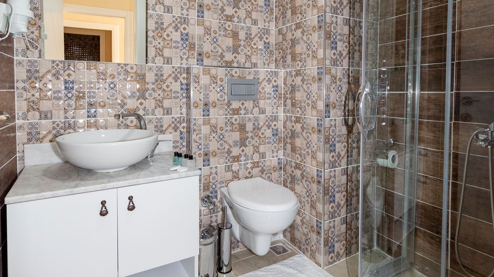 rooms-double-deluxe-with-balcony