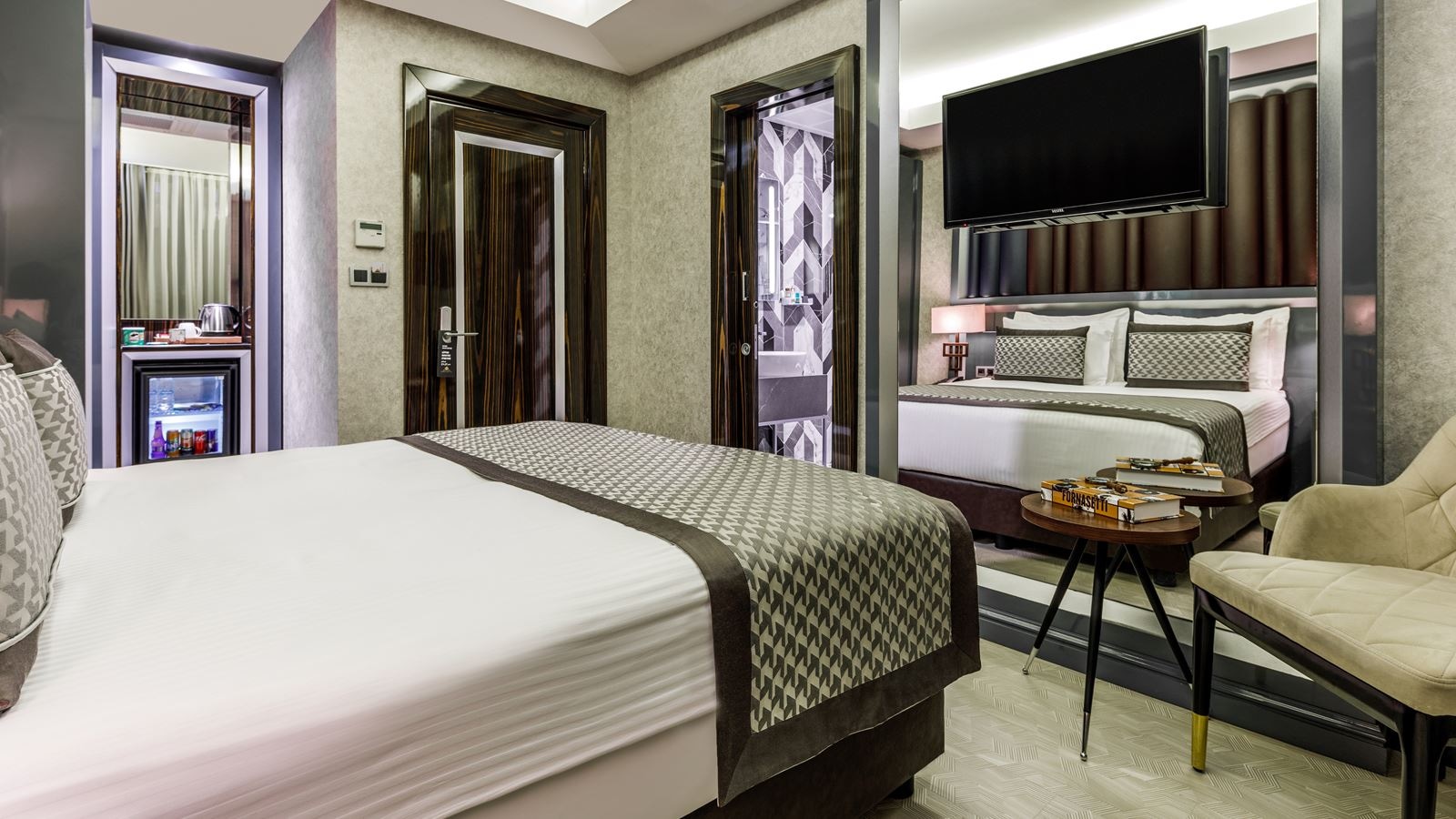 rooms-double-superior-with-double-bed