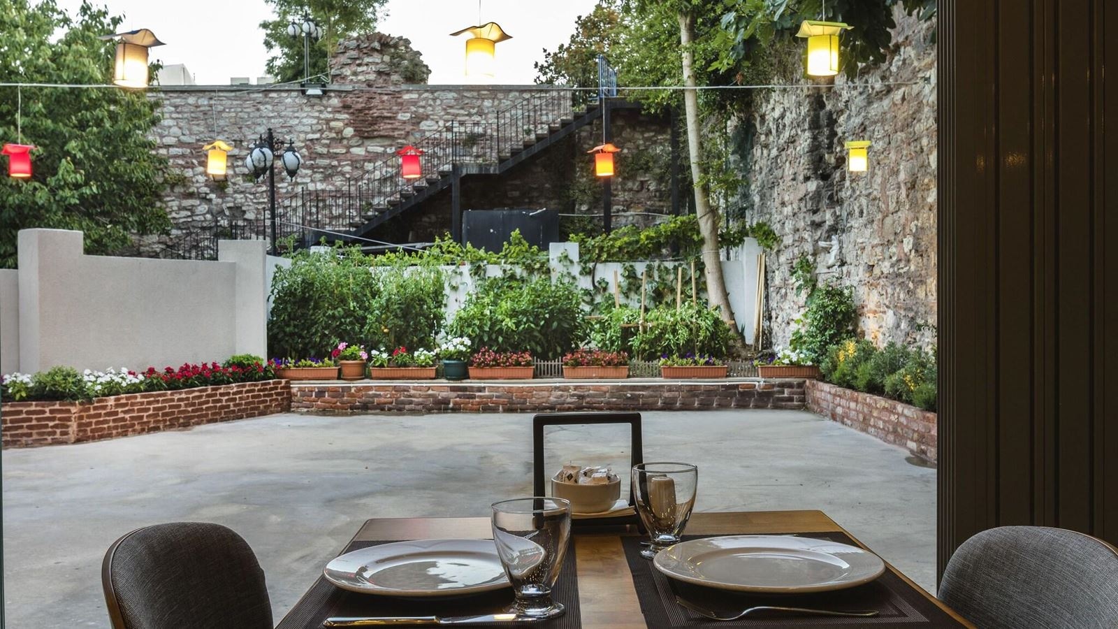 restaurants-restaurants