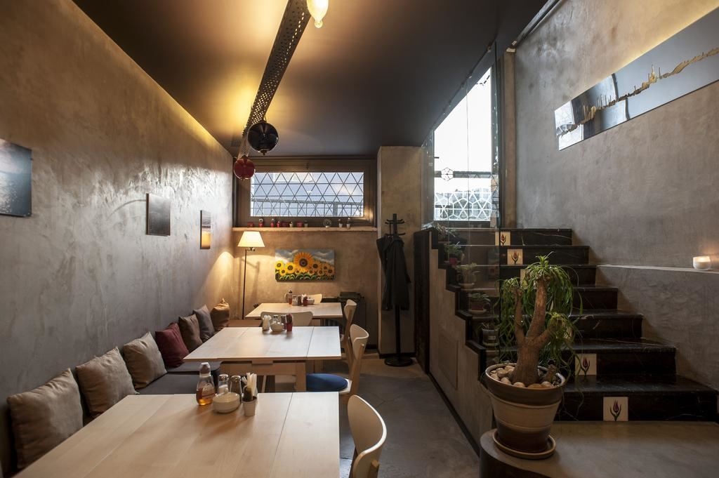 restaurants-restaurants